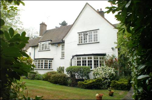 02 Bishops Avenue